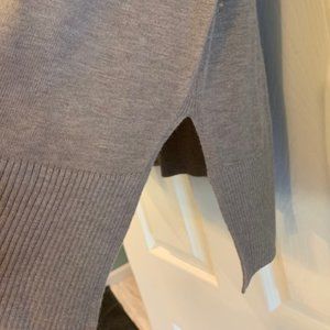 Chelsea 28 Side Split V neck sweater